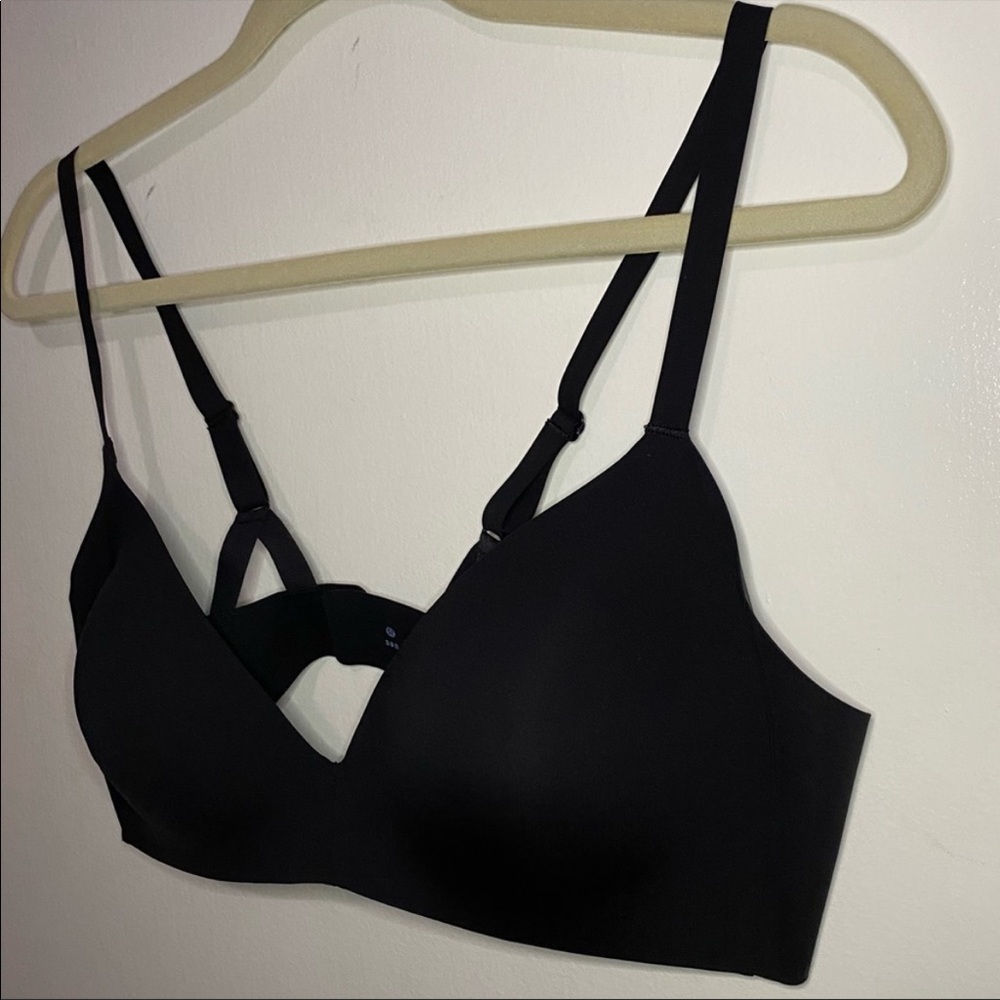 NWOT LULULEMON TAKE SHAPE BRA
